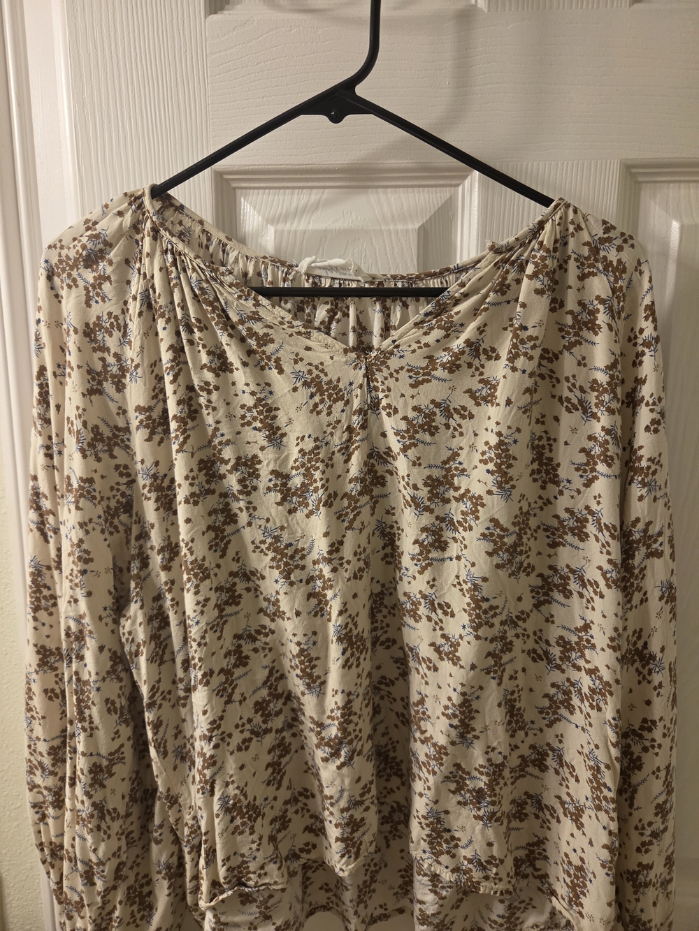 CJLA Women's Cream Floral Long-Sleeve Blouse Large
